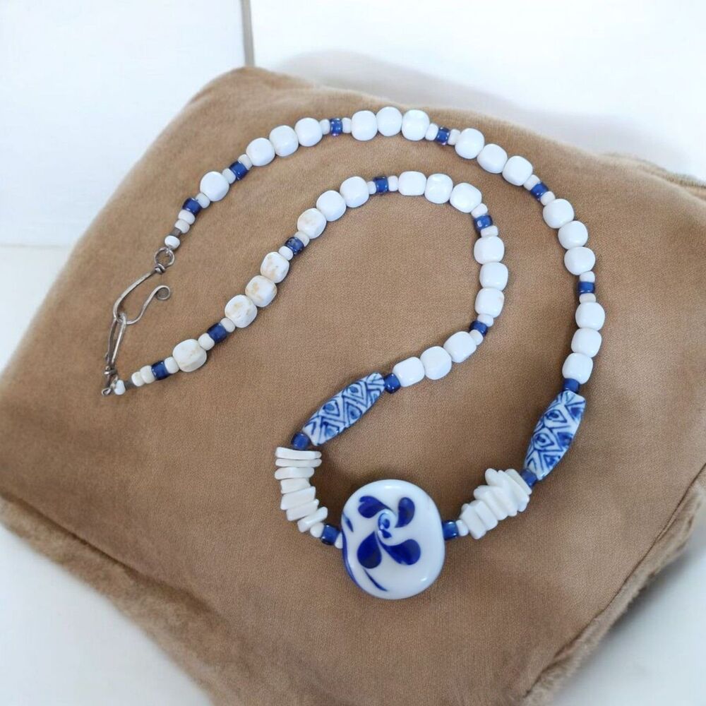 Vintage Chinese Porcelain Blue/white Bead Necklace